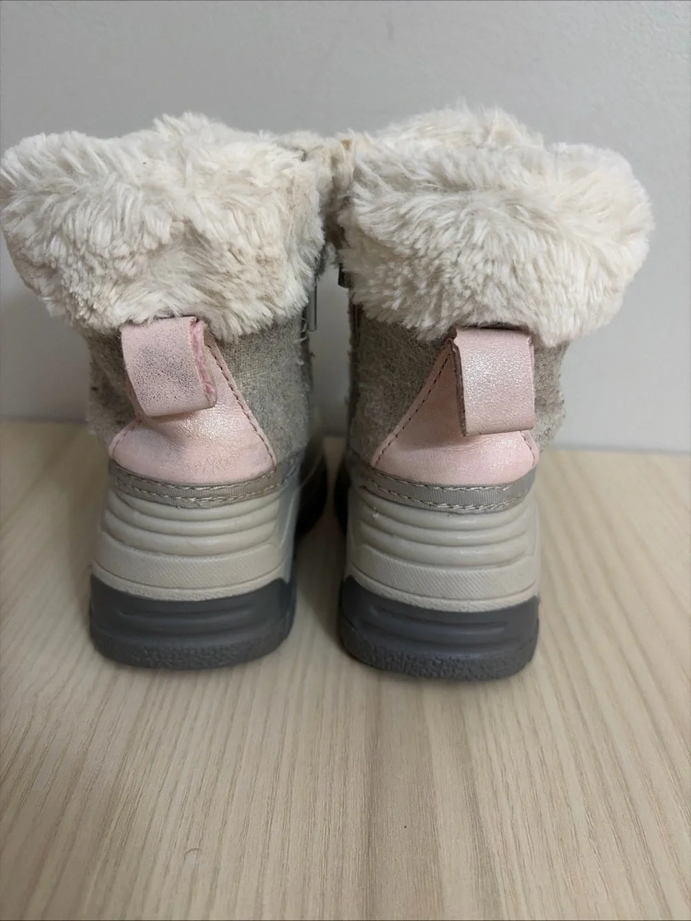 Oshkosh Children's Pink & Beige Winter Snow Boot with Faux Fur Cuff size 6